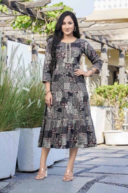 FLAIRED GOWN - BLACK