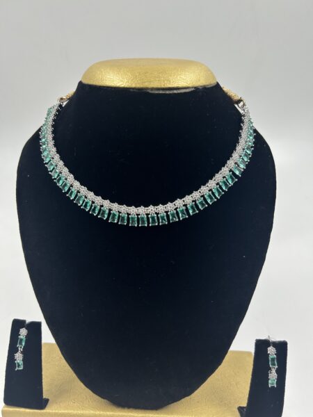 NECK SET SEE GREEN AD STONE