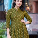 SHORT TOPS - PASI GREEN COLOUR