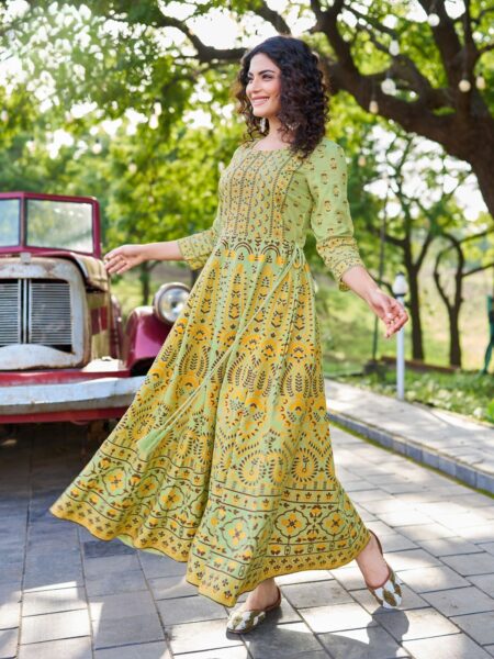 RAYON GOWN - LIGHT GREEN